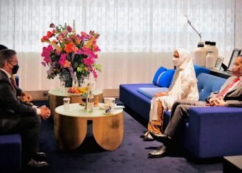 Presiden Jokowi dan Rombongan Transit di Amsterdam Sebelum Terbang ke Washington