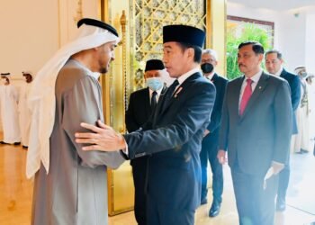 Singgah di Abu Dhabi, Presiden Jokowi Sampaikan Dukacita atas Wafatnya Sheikh Khalifa