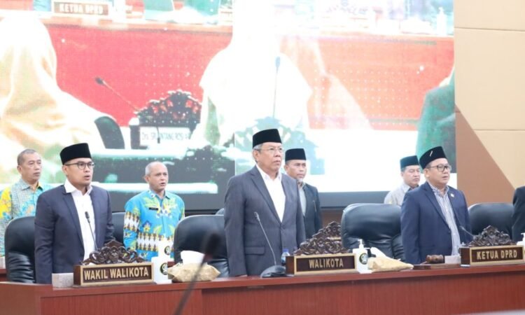 Benyamin Davnie dan Pilar Saga Ichsan Hadiri Rapat Paripurna DPRD Tangsel