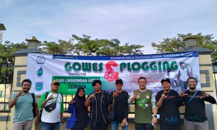 Peringati Hari Lingkungan Hidup Sedunia, Banksasuci dan Pokja Wartawan Harian Tangsel Kampanye Kurangi Sampah Plastik