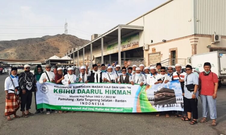Jemaah Haji KBIHU Darul Hikmah Pamulang Membayar Dam