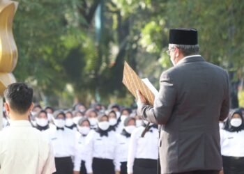 Wali Kota Benyamin Davnie Lantik 648 PPPK Guru