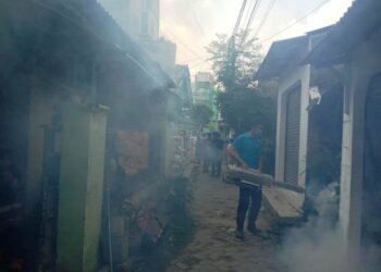 Cegah DBD, Wilayah RW 3 Kelurahan Pakolanan Barat Difogging