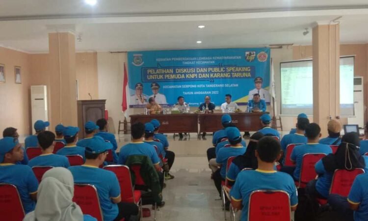 Ketua Bawaslu Tangsel Berikan Pelatihan Public Speaking kepada KNPI dan Karang Taruna