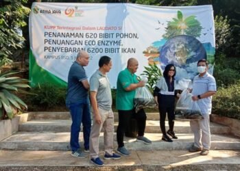 Peringati Hari Lingkungan Hidup Sedunia, Unika Atma Jaya Tanam Pohon dan Tebar Bibit Ikan