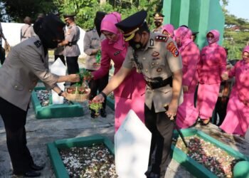Rangkaian Hari Bhayangkara ke-76, Kapolres Lebak Pimpin Ziarah dan Tabur Bunga di TMP Sirna Rana Rangkasbitung