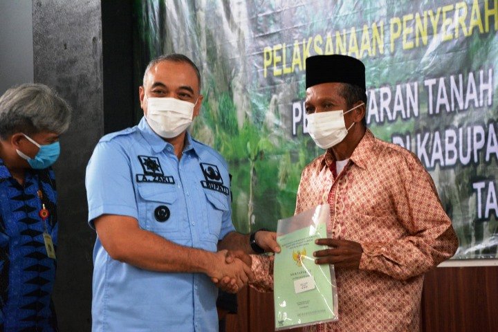 Ribuan Sertipikat Tanah Dibagikan Serentak di 14 Kecamatan