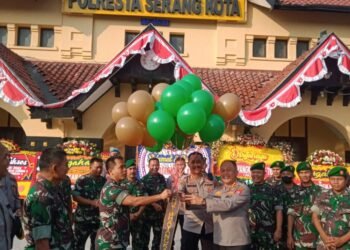Berikan Kejutan di Hari Bhayangkara ke-76, Dandim 0602/Serang Geruduk Polresta Serkot.
