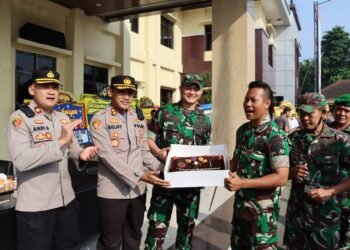 HUT Bhayangkara ke-76, Kodim 0601 Pandeglang Beri Kejutan di Mapolres Pandeglang
