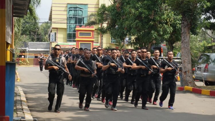 Jaga Stamina, Satbrimob Polda Banten Laksanakan Pembinaan Fisik Kepada Personel