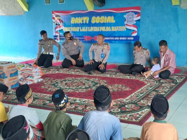 Jumat Berkah, Ditlantas Polda Banten Laksanakan Kegiatan Baksos