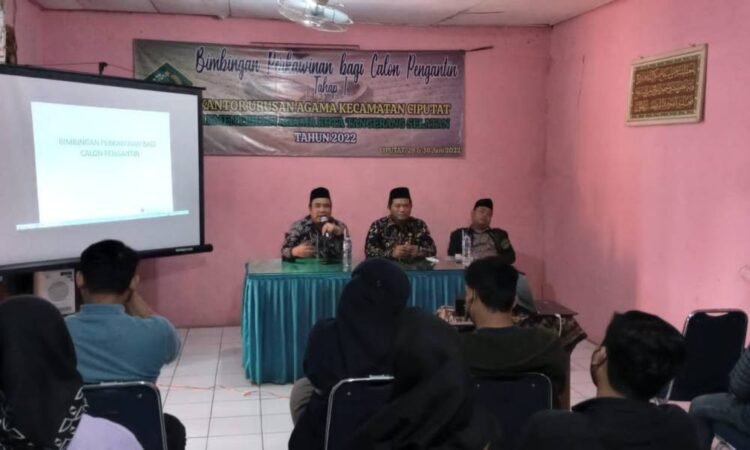 KUA Ciputat Bekali 25 Pasangan Calon Pengantin