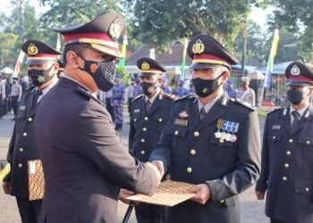 Kapolres Pandeglang Pimpin Upacara Pelepasan Purna Bhakti