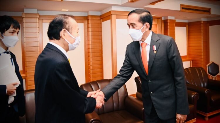 Presiden Jokowi Bertemu Ketua Japan-Indonesia Parliamentary Friendship League