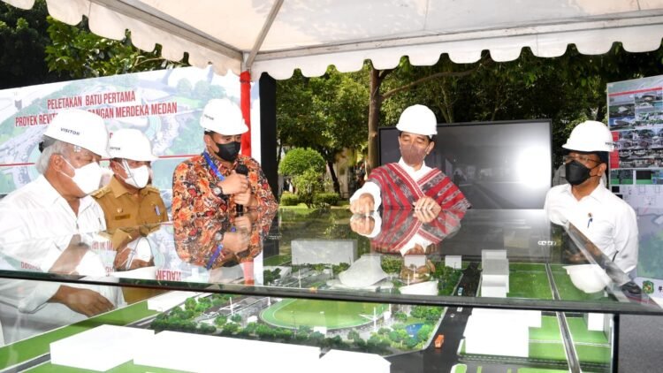 Presiden Jokowi Canangkan Revitalisasi Lapangan Merdeka di Medan