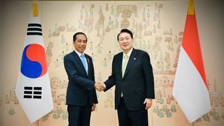 Presiden Jokowi Disambut Presiden Yoon Suk-yeol di Kantor Kepresidenan Yongsan