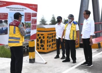 Presiden Jokowi Tinjau Jalan Lingkar Nias dan Jembatan Idano Sibolou di Nias Barat