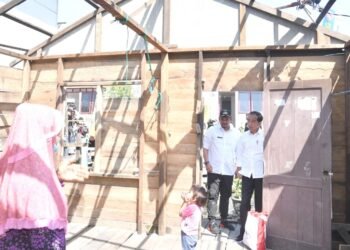 Presiden Jokowi Tinjau Penataan Kawasan dan Rumah Layak Huni di Permukiman Belawan