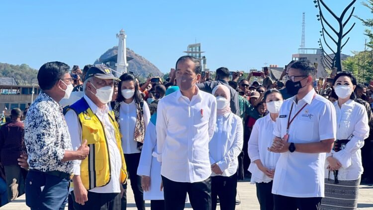 Presiden Jokowi Tinjau Proyek Pengembangan Sarana Hunian di Labuan Bajo