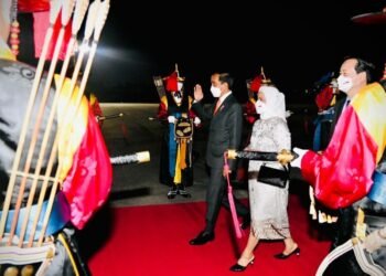 Presiden Jokowi dan Ibu Iriana Tiba di Seoul