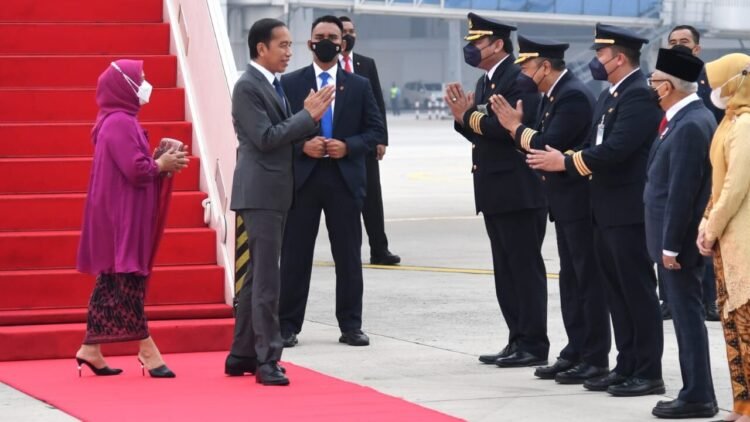 Presiden Jokowi dan Ibu Iriana Tiba di Tanah Air Usai Lawatan ke Empat Negara