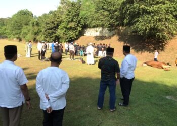 Propam Polda  Banten Mengamankan Kegiatan Sholat Idul Adha dan Penyembelihan Hewan Qurban Tahun 1443 H.