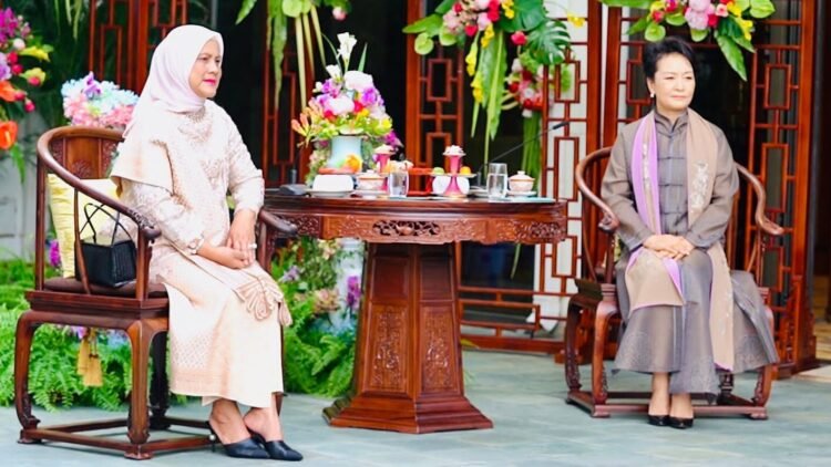 Saat Ibu Iriana Dijamu Minum Teh oleh Madam Peng Liyuan