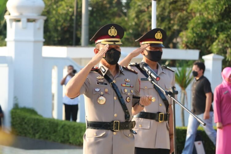 Sambut HUT Bhayangkara ke-76, Kapolres Pandeglang Pimpin Ziarah Makam Pahlawan