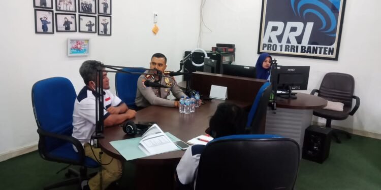 Sosialisasikan Penanganan PMK, Dirbinmas Polda Banten Talkshow di RRI