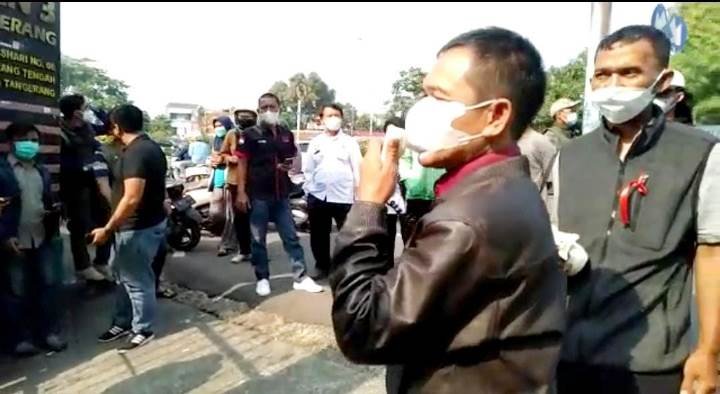 Warga Demo SMAN 3 Kota Tangerang, Sebab Apa?