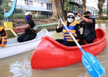 Wisata Kano, Sensasi Mendayung di Saluran Air