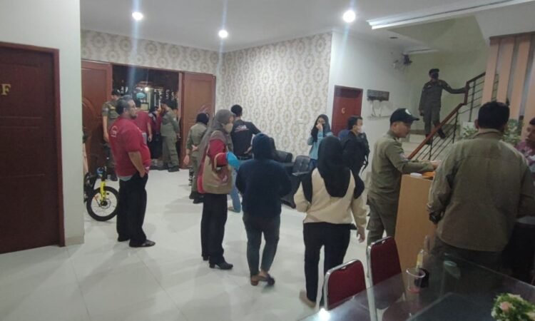 Satpol PP Tangsel Lakukan Razia, 40 Orang Diamankan Terkait Prostitusi