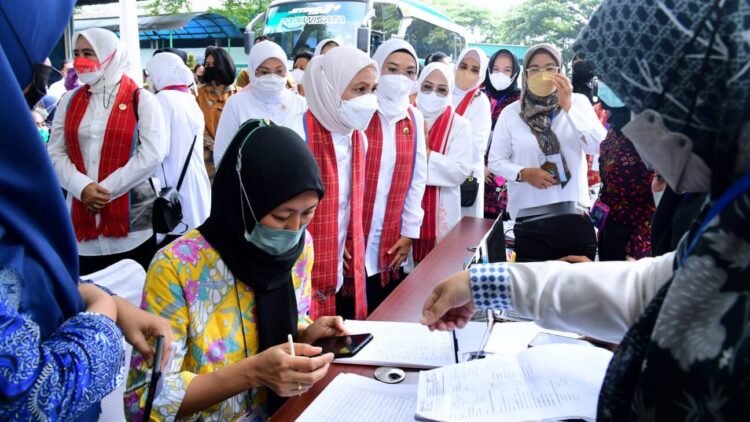 Ibu Iriana dan Ibu Wury Tinjau Pelaksanaan Tes IVA di Tangerang