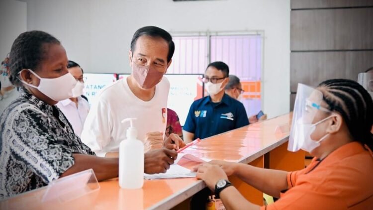 Perdana Salurkan BLT BBM, Presiden Jokowi: Guna Tingkatkan Daya Beli Masyarakat