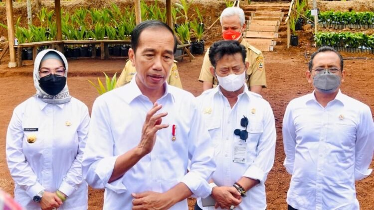 Presiden Soal Usulan TNI/Polri Tugas di Kementerian: Belum Mendesak