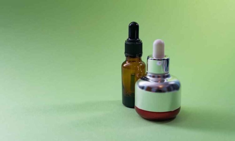 Retinol: Manfaat, Efek Samping, dan Aturan Penggunaan