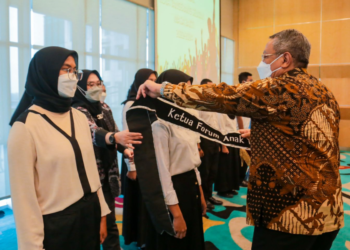 Wali Kota Benyamin Davnie Kukuhkan Forum Anak Tangsel Periode 2022-2024