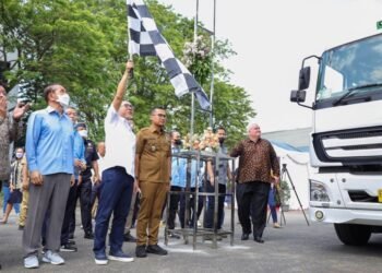 Dampingi Mendag Zulkifli Hasan, Pilar Saga Ichsan Lepas Ekspor 6.700 Pasang Sepatu Buatan Pabrik di Tangsel ke Belanda