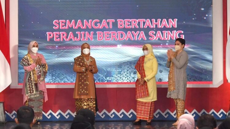 Ibu Iriana Jokowi Buka Pameran Kriyanusa Tahun 2022
