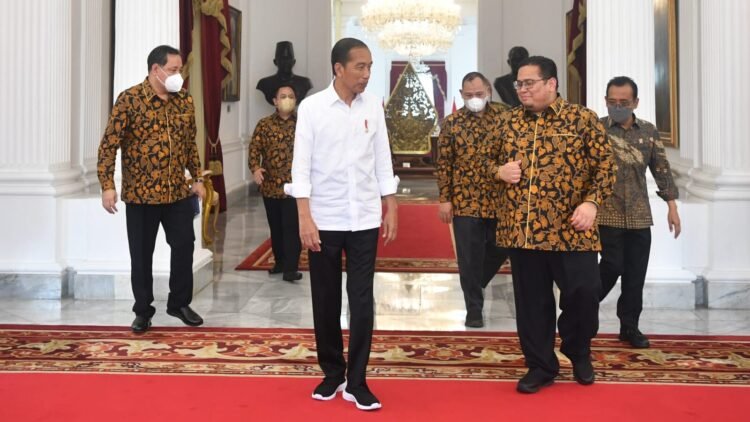 Presiden Jokowi Terima Anggota Bawaslu Periode 2022-2027