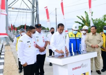Resmikan Jembatan Gantung Wear Fair, Presiden: Penting untuk Mobilitas Orang dan Barang