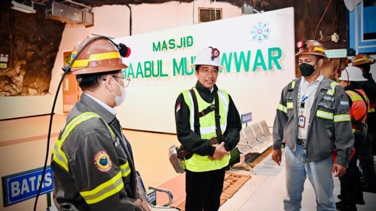 Saat Presiden Kunjungi Rumah Ibadah Bawah Tanah di Papua