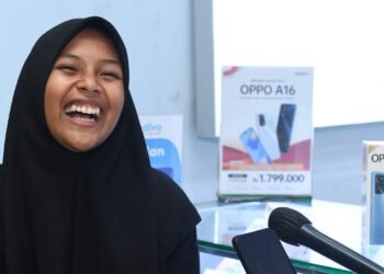 Telepon Genggam Baru Sabrila dari Presiden Jokowi