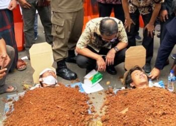 Tolak Relokasi Makam Syech Buyut, Warga Kota Tangerang Kubur Diri