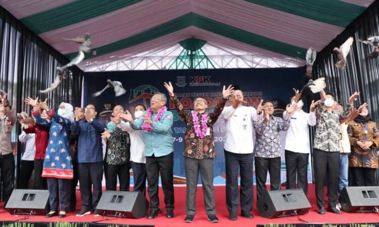 Roadshow Bus KPK di Tangsel Resmi Dimulai, Benyamin Davnie: Bangun Budaya Antikorupsi Sejak Dini