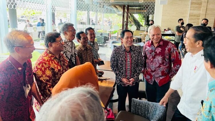 Berkunjung ke Yogyakarta, Presiden Jokowi Temui Teman Semasa Kuliah