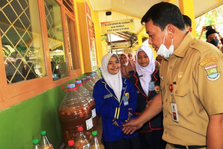Buka Program Sehati, Sekda: Manfaatkan Lingkungan Sekolah Ditanami Tanaman Bergizi Tinggi