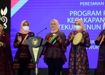 Ibu Iriana dan Ibu Wury Buka Program PKW Tekun Tenun Tahun 2022