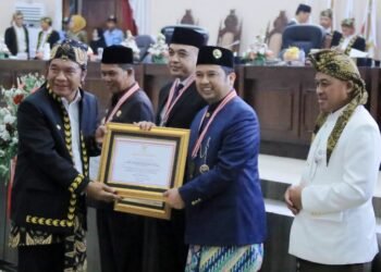 Momen HUT Banten, Walikota Arief Didapuk Penghargaan