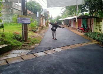 Pembangunan Jalan di Perumahan Lereng Indah Disambut Gembira Warga